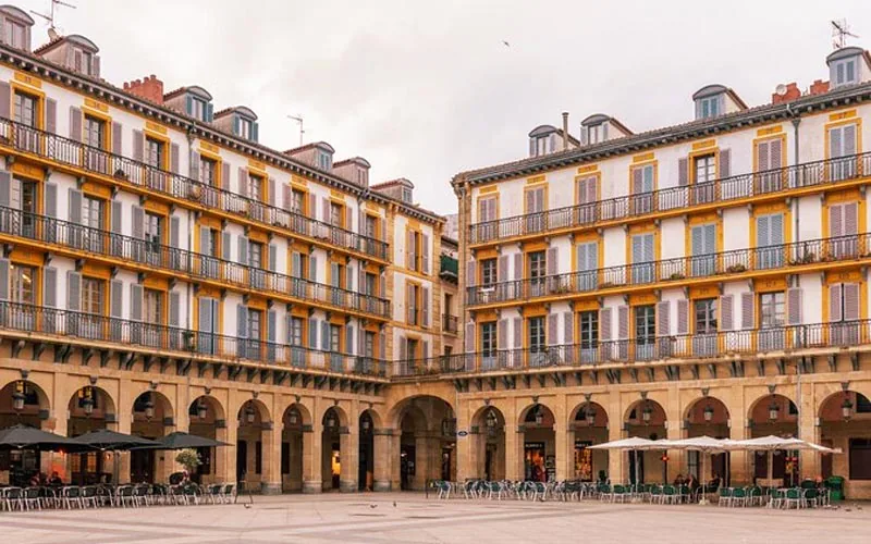 Qué ver en Donostia: Plaza Constitución