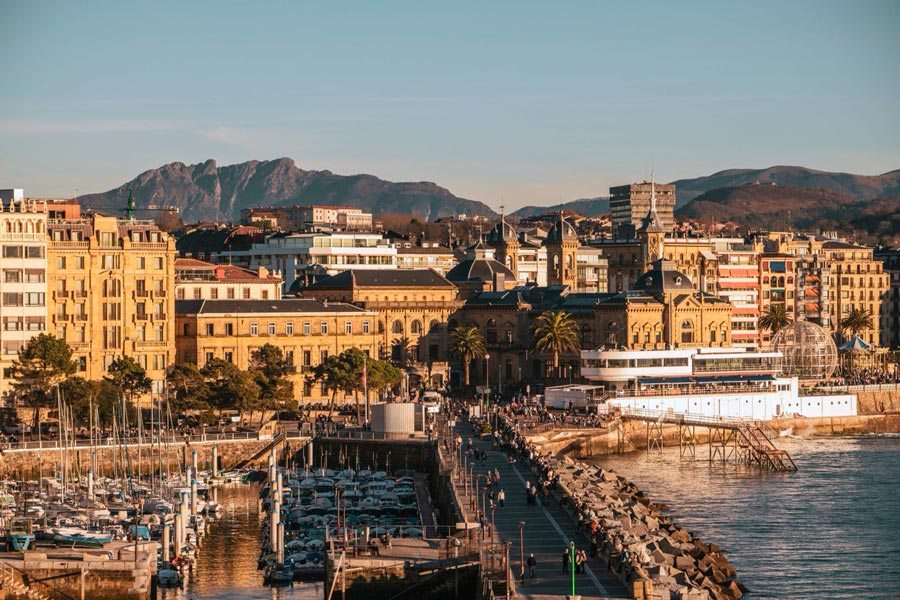 Descubre el encanto invernal de San Sebastián: 5 razones para visitarla durante el mes de diciembre